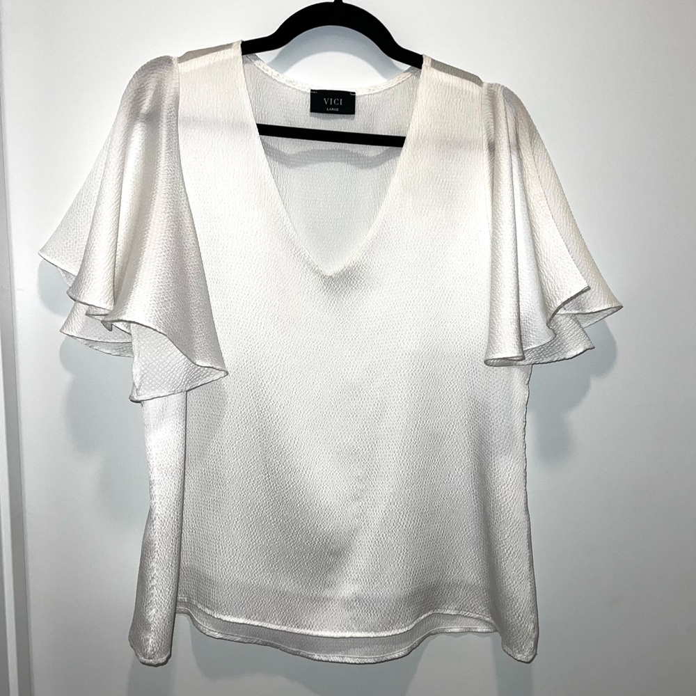 Vici Ruffle Sleeve Blouse
